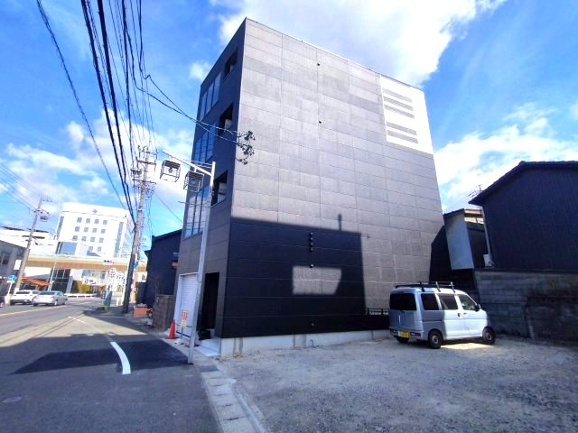CLAP HILLSの外観