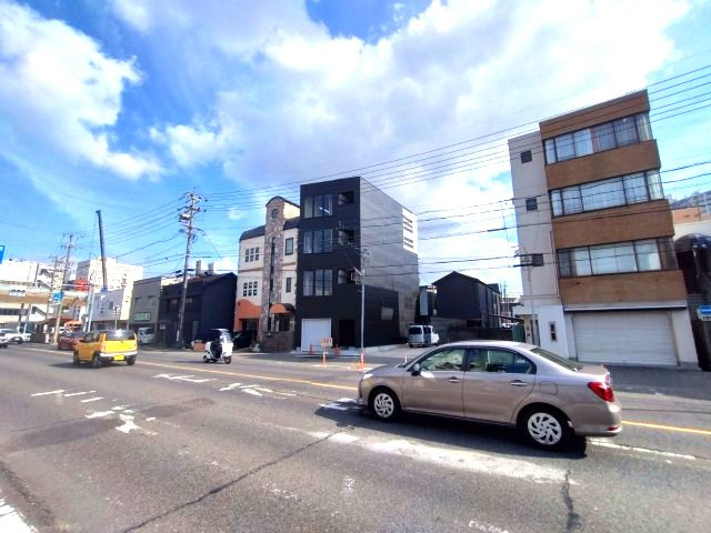 CLAP HILLSの周辺