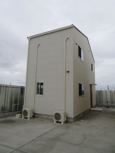 越谷市谷中町４丁目の倉庫
