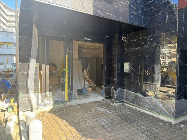 VIVRE高槻のエントランス