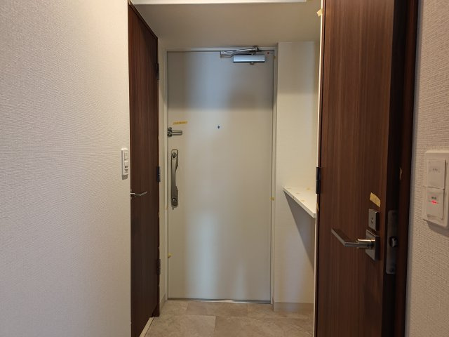 VIVRE高槻の玄関