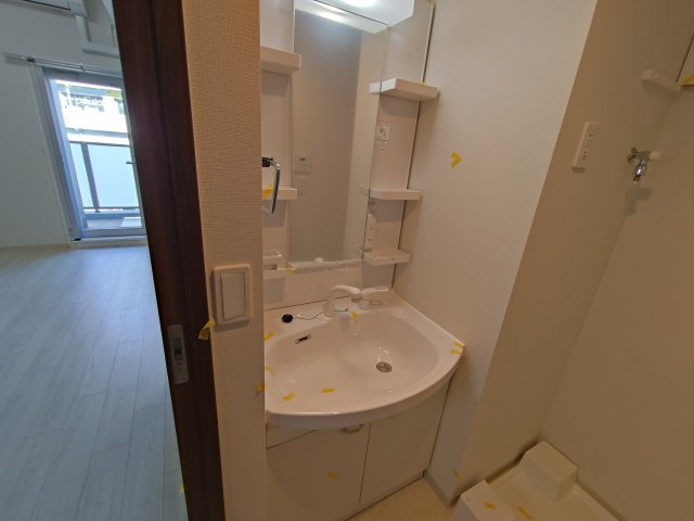 VIVRE高槻の洗面所