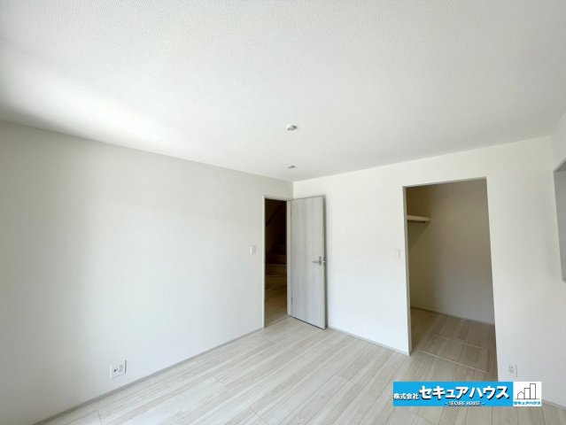 【本日ご案内可能】安城市安城町名広　全2棟の浴室|【浴室】（1号棟）
◆アクセントパネルで落ち着きのある雰囲気を演出します。毎日の疲れを癒やすバスタイムをお楽しみ下さい！
◆追い炊き機能を備えたオートバスです。　　　　　　　　　　　　　　　　　　　　