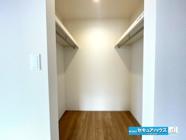 【本日ご案内可能】安城市安城町名広　全2棟の洋室|【洋室7帖】（1号棟）
◆広々とした居住空間は日々の暮らしを彩り、心のやすらぎと満足感を与えてくれます。
◆ウォークインクローゼット付きです。　　　　　　　　　　　　　　　　　　　　　　　　　　　　　