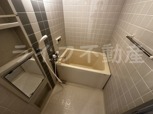 シロハイヌ吉田の浴室|コンパクトで使いやすいお風呂です