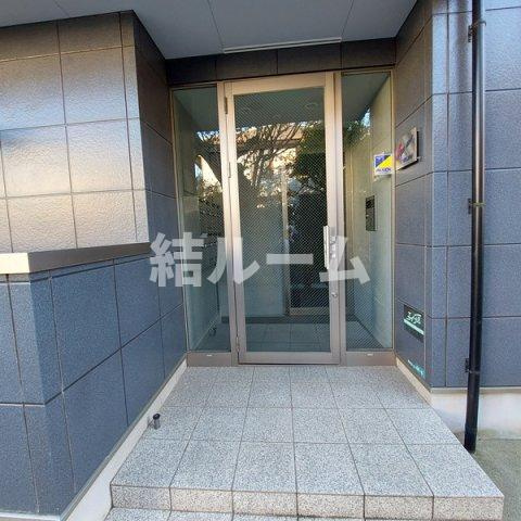 豊島区雑司が谷１丁目のアパートのエントランス