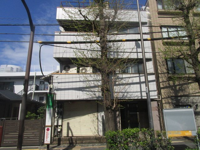 文京区本駒込２丁目のビル