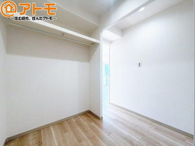 【収納】 | 春日マンションB棟 | 収納家具を減らせる容量の大きなクローゼット♪