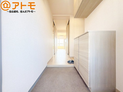【玄関】 | 春日マンションB棟 | 玄関は収納付きで使い勝手良好♪見た目もすっきり♪