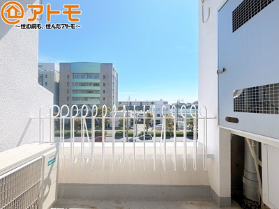 【バルコニー】 | 春日マンションB棟 | 陽当りの良いバルコニーはお洗濯物はもちろんお布団もふかふかになります♪