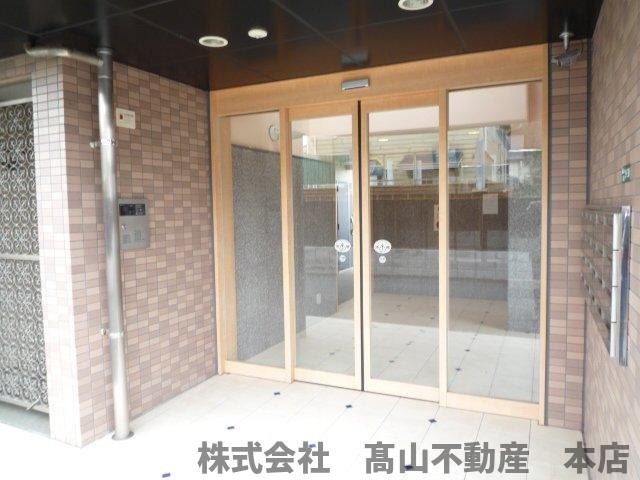 宗像市稲元１丁目の賃貸マンションのエントランス