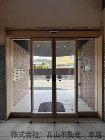 宗像市稲元１丁目の賃貸マンションのエントランス