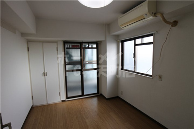 【寝室】 | ラフォーレ南市岡 | 落ち着いて過ごせるお部屋なので、寝室にいかがでしょうか