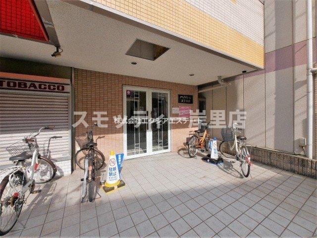 MiYo87天下茶屋のエントランス
