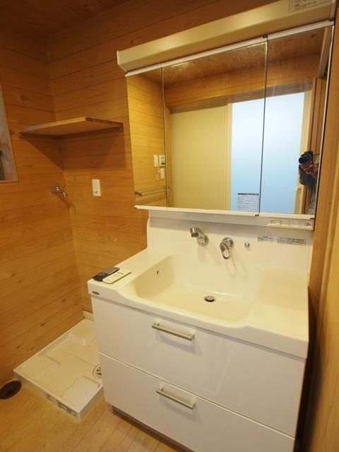 泉ガ丘戸建の洗面所