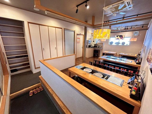 西尾市道光寺町堰板　貸店舗の内装