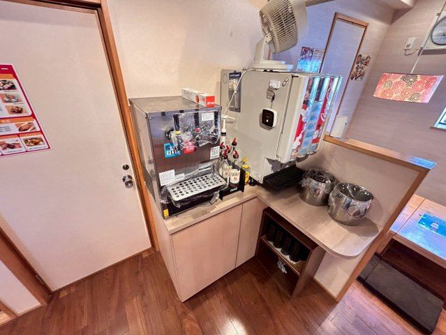 西尾市道光寺町堰板　貸店舗の内装