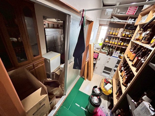 西尾市道光寺町堰板　貸店舗の内装