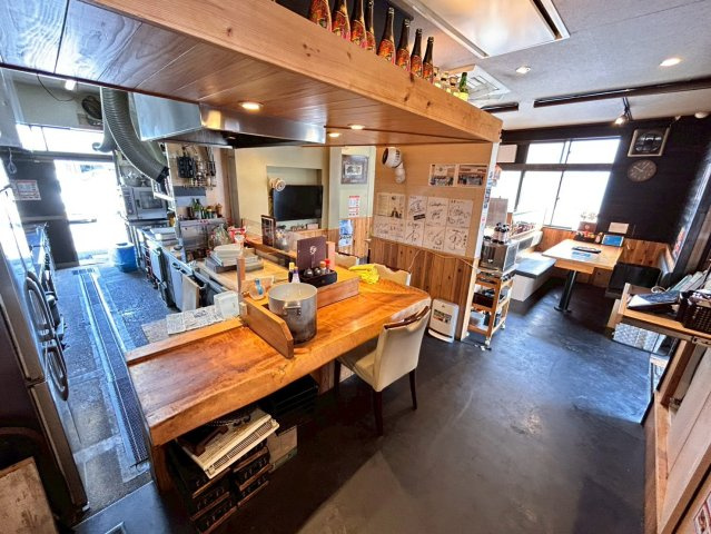 西尾市道光寺町堰板　貸店舗の内装