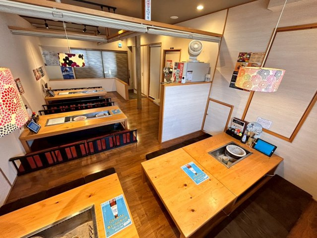 西尾市道光寺町堰板　貸店舗の内装