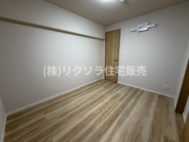 労住まきのハイツ1号棟の洋室|洋室5.0帖
■物件内覧・資金計画相談・住宅ローン相談、リフォーム相談、お問合せ受付中■
※当日・翌日のご内覧、ご相談はお電話でのお問合せがスムーズです！