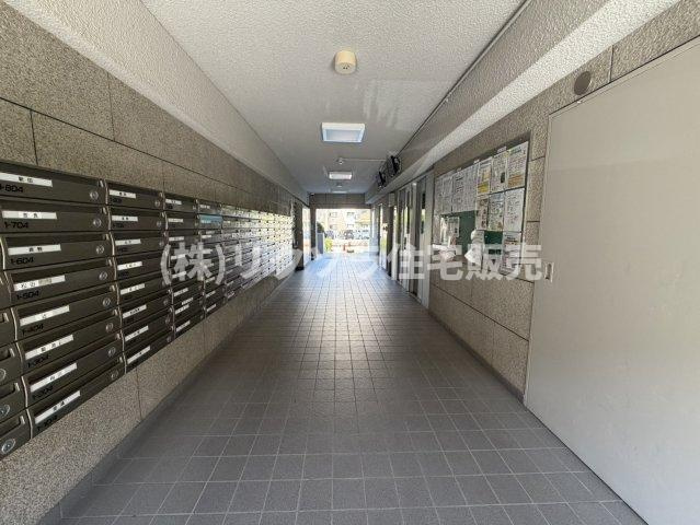 労住まきのハイツ1号棟のエントランス|内部
■物件内覧・資金計画相談・住宅ローン相談、リフォーム相談、お問合せ受付中■
※当日・翌日のご内覧、ご相談はお電話でのお問合せがスムーズです！