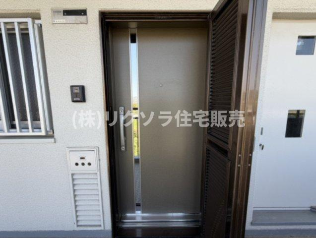 労住まきのハイツ1号棟の玄関|■物件内覧・資金計画相談・住宅ローン相談、リフォーム相談、お問合せ受付中■
※当日・翌日のご内覧、ご相談はお電話でのお問合せがスムーズです！