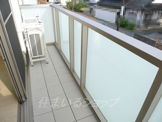 広島市安佐北区亀山２丁目のアパートのバルコニー