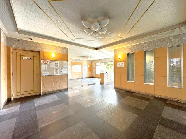 ◆２０２６年４月リフォーム完了予定◆リビング広々１９帖以上◆駅徒歩６分◆パデシオン宇治伊勢田Ⅰ番館のエントランス|エントランス