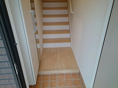 【玄関】 | エトワールアソカＡ | 明るい玄関です