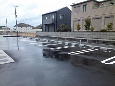 【駐車場】 | エトワールアソカＡ | 駐車場に車を止められます