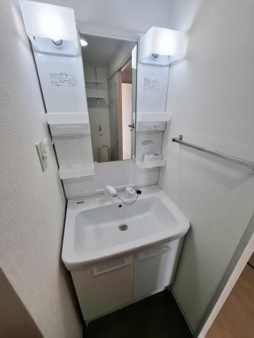 レフィナードの洗面所