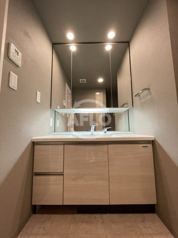 プレサンスレジェンド堺筋本町タワーの独立洗面台|プレサンスレジェンド堺筋本町タワー　独立洗面台