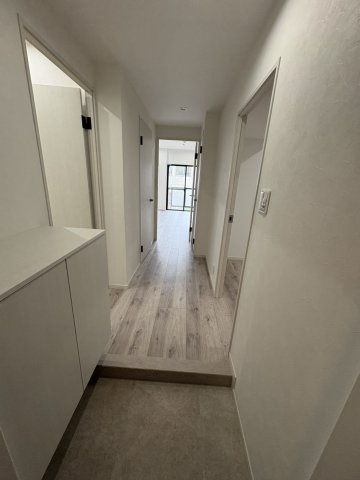 モナーク根岸の玄関