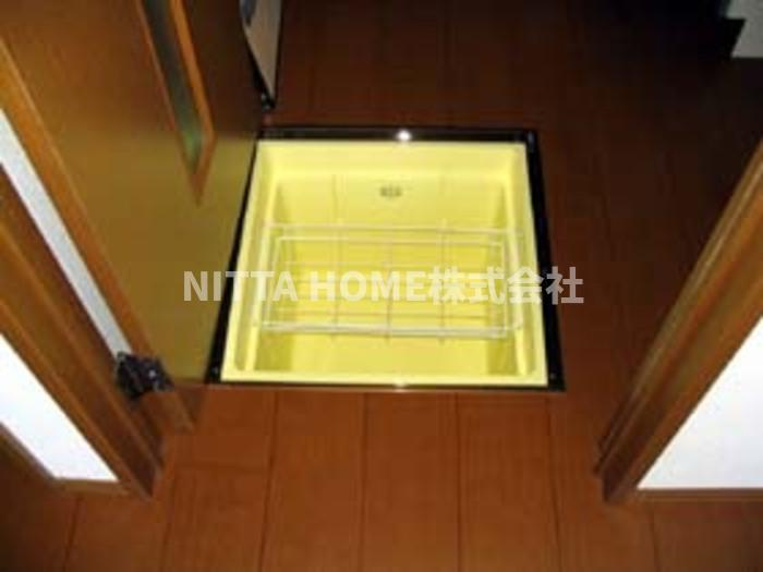 福知山市駅南町２丁目のアパートの設備|床下収納がついていますよ◇