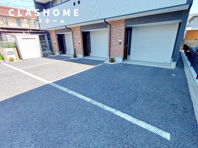 アイビー神明の駐車場