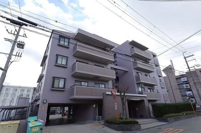 メロディーハイム牧野公園弐番館の外観|新しい生活にいかがでしょうか？外観はお住まいの顔になります。こだわりたいポイントですね。水回りリフォームやリノベーションも承ってます。
■現地見学・資金計画相談・住宅ローン相談もお問合せ受付中■