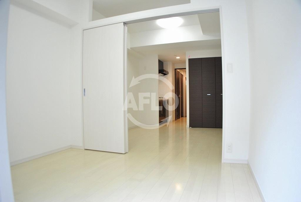 スワンズシティ心斎橋アネーロの居間・リビング|スワンズシティ心斎橋アネーロ　洋室