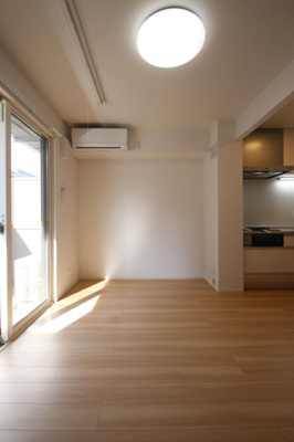 【居間・リビング】 | メゾン’Q’ | 居室・リビング