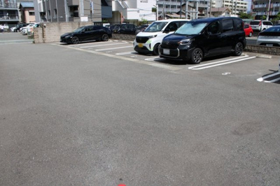 【駐車場】 | メゾン’Q’ | 駐車場