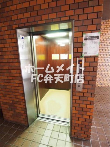 【ロビー】 | COSMO蓮井 | 建物の内部です