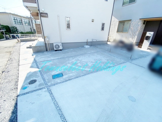 藤沢市片瀬４丁目のテラスの駐車場