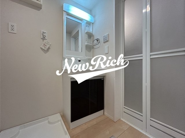 高崎市大八木町のアパートの独立洗面台