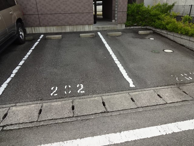 コンフォータブルＳの駐車場