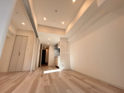 【居間・リビング】 | シーズンフラッツ梅田NORTH | シーズンフラッツ梅田NORTH　リビング・ダイニングスペース