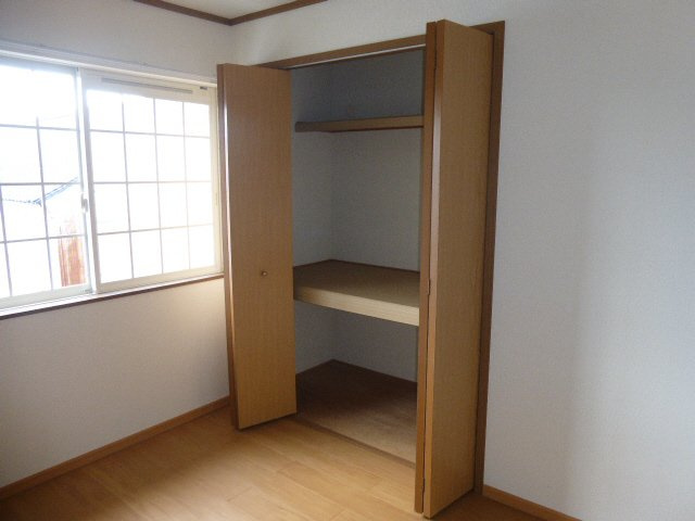 たつの市神岡町大住寺のハイツの収納