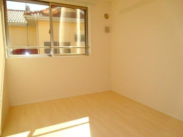 ＮＦコーポ1号館の洋室