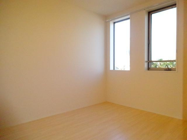 ＮＦコーポ1号館の洋室