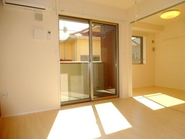 ＮＦコーポ1号館の居間・リビング