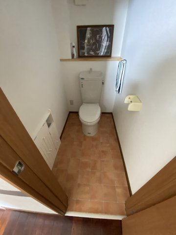 大内氷上戸建てのトイレ